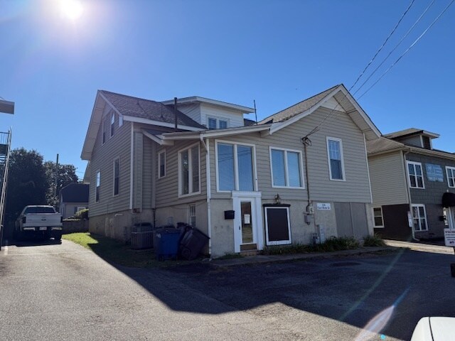 233 Davie Ave, Statesville, NC à louer - Photo principale – Image 1 sur 1