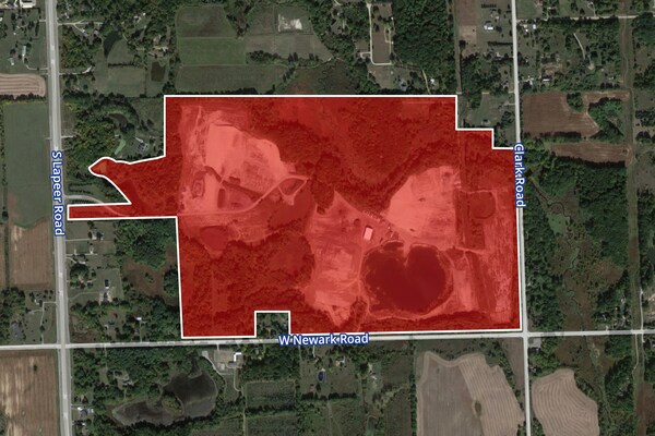 1825 S Lapeer Rd, Lapeer, MI à vendre - Aérien – Image 2 sur 4