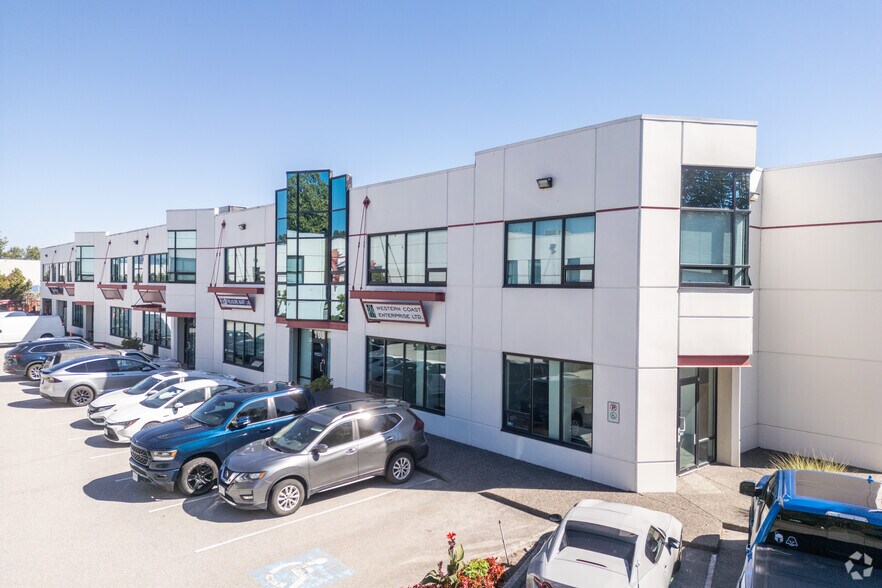 12300 Horseshoe Way, Richmond, BC à louer - Photo de l’immeuble – Image 2 sur 4