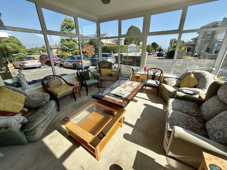 6 Hill St, Sandown à vendre - Photo de l’immeuble – Image 2 sur 18