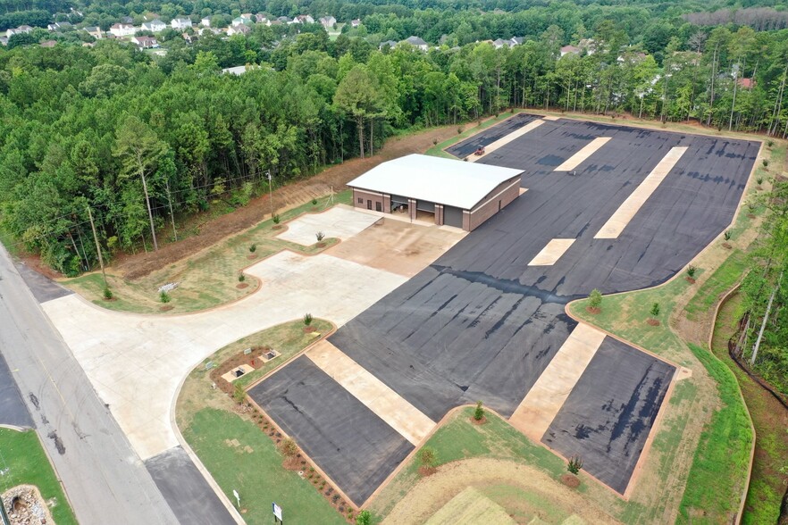 570 Steele dr, Hampton, GA à louer - Photo de l’immeuble – Image 3 sur 8