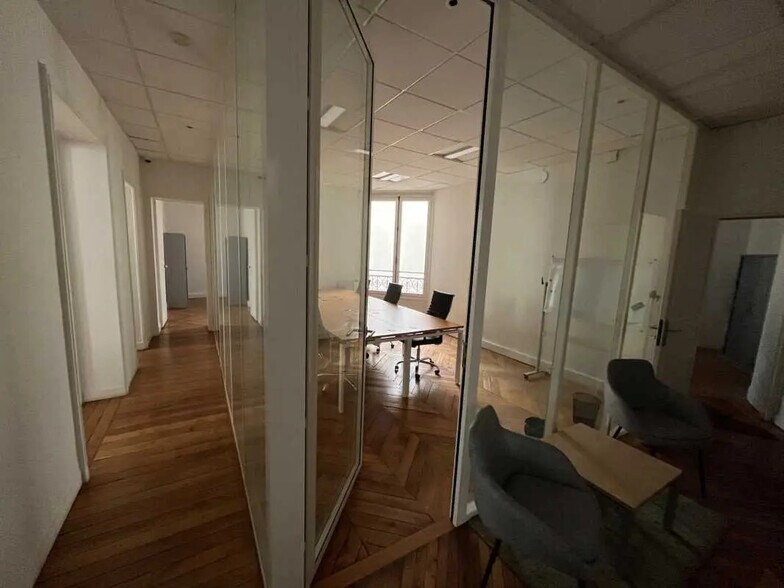 15 Rue Du Louvre, Paris à louer - Photo de l’immeuble – Image 2 sur 9