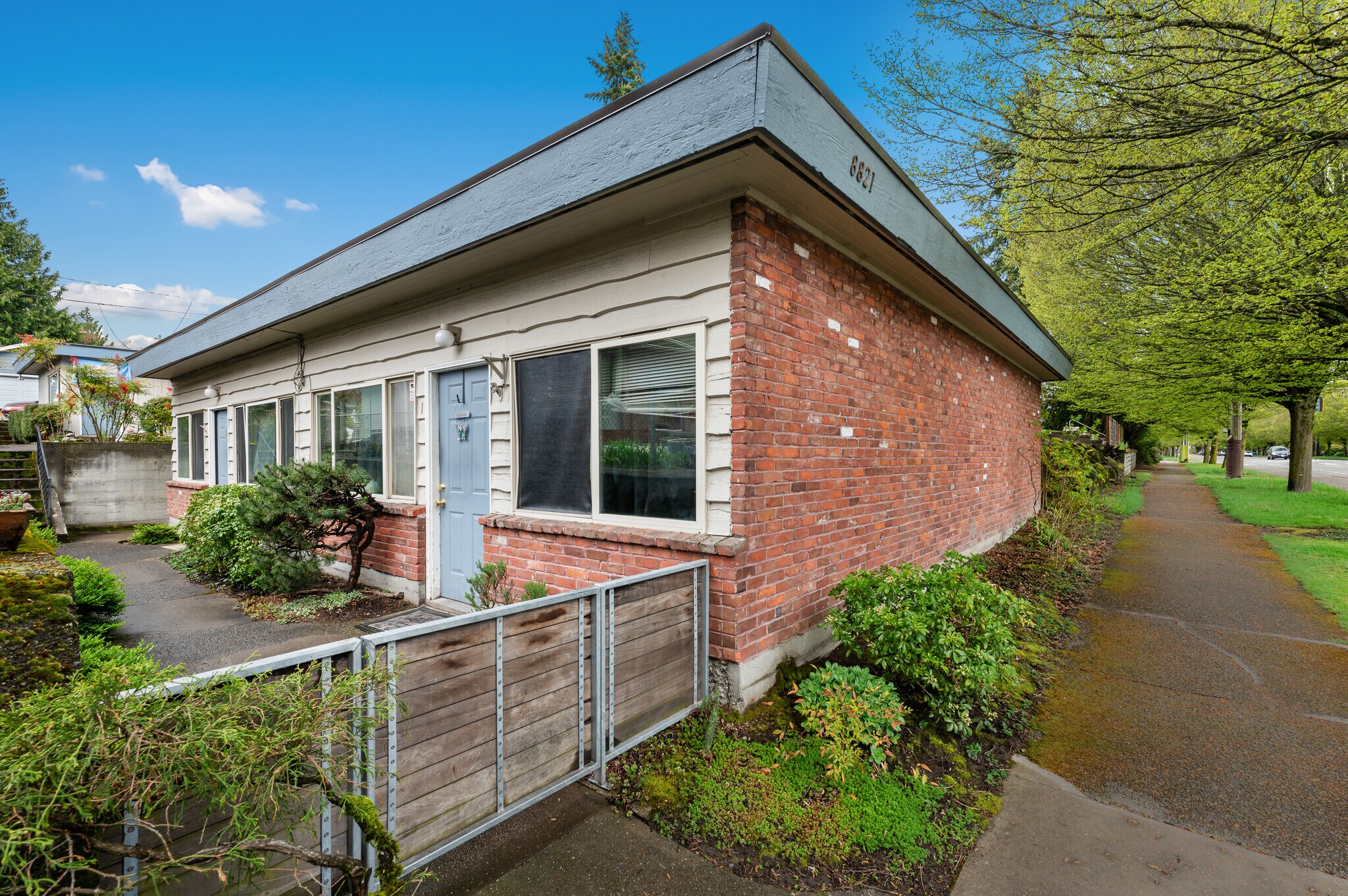8821 35th Ave SW, Seattle, WA à vendre Photo de l’immeuble– Image 1 sur 21