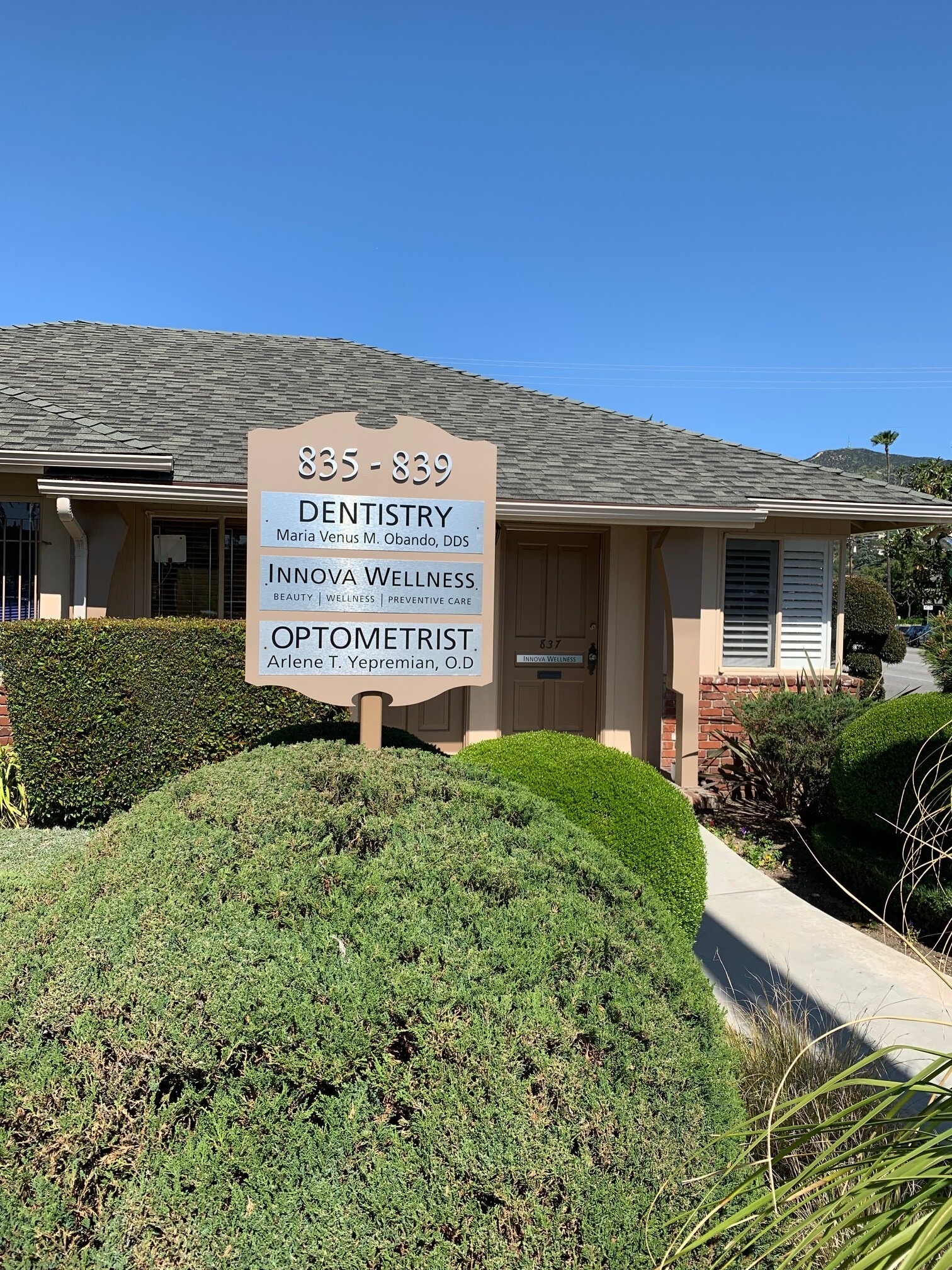 835-837 N Glendale Ave, Glendale, CA à louer Photo principale– Image 1 sur 27