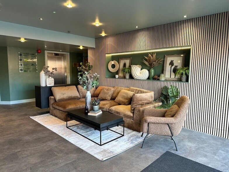 56 Warwick Rd, Solihull à louer - Photo de l’immeuble – Image 2 sur 15