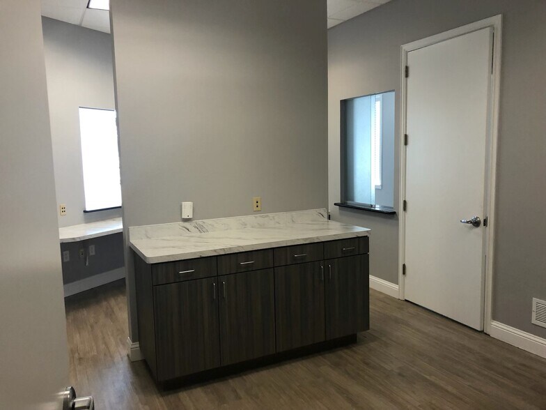 4100 Fairway Dr, Carrollton, TX à louer - Photo intérieure – Image 2 sur 7