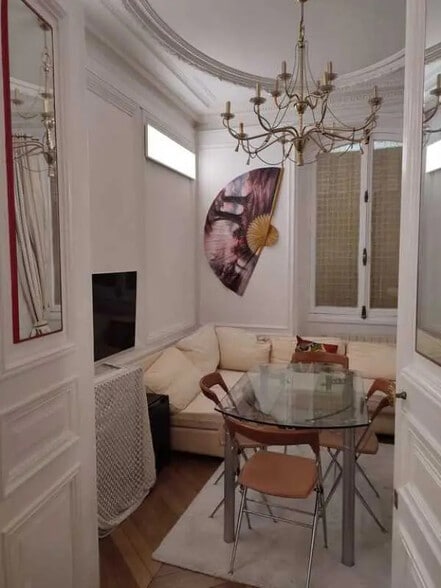 29 Rue D'Artois, Paris à louer - Photo de l’immeuble – Image 2 sur 6