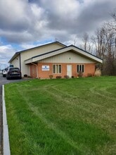 6327 Molloy Rd, East Syracuse, NY à louer Photo de l’immeuble– Image 1 sur 17