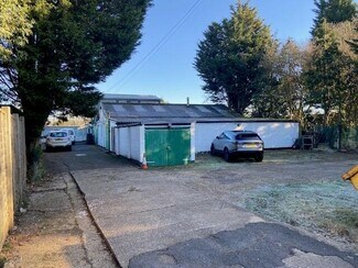 Plus de détails pour Hathersham Close, Smallfield - Local d’activités à vendre