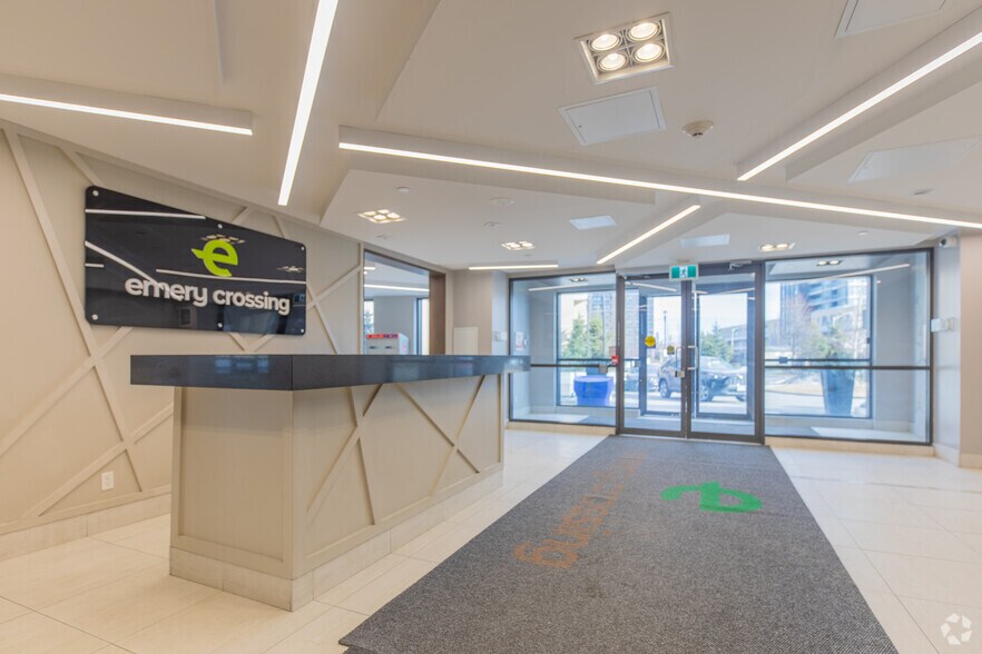 2 Vena Way, Toronto, ON à louer - Hall d’entrée – Image 2 sur 20