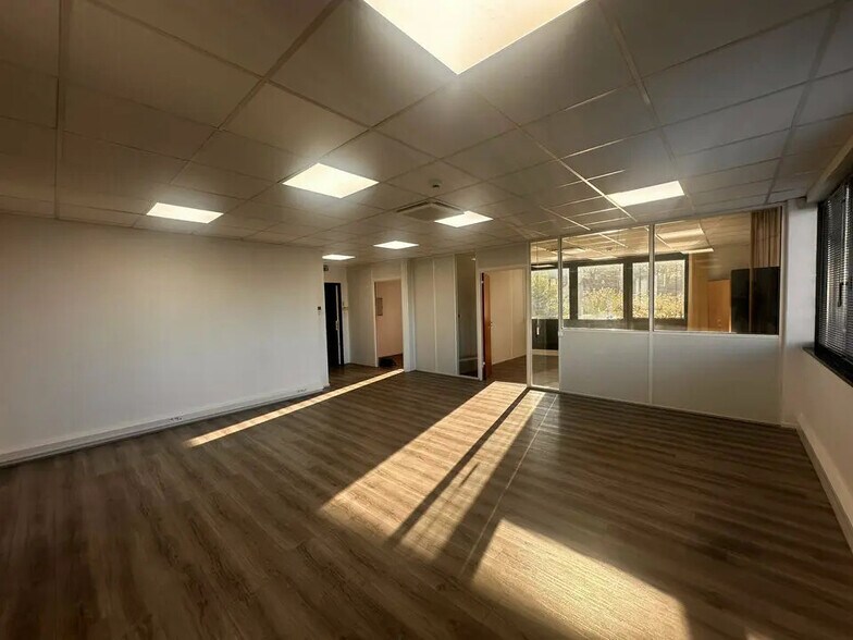 Bureau dans Strasbourg à louer - Photo de l’immeuble – Image 2 sur 6