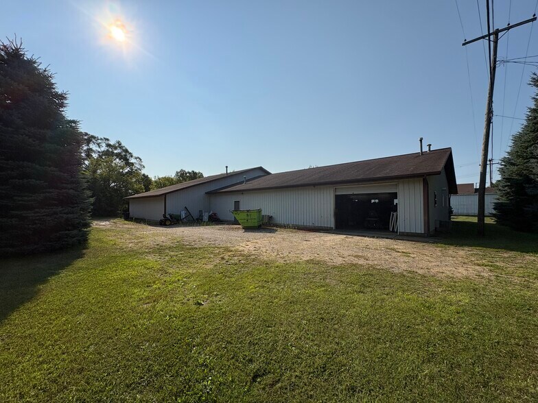 1025 E Huron Ave, Bad Axe, MI à vendre - Photo principale – Image 1 sur 4