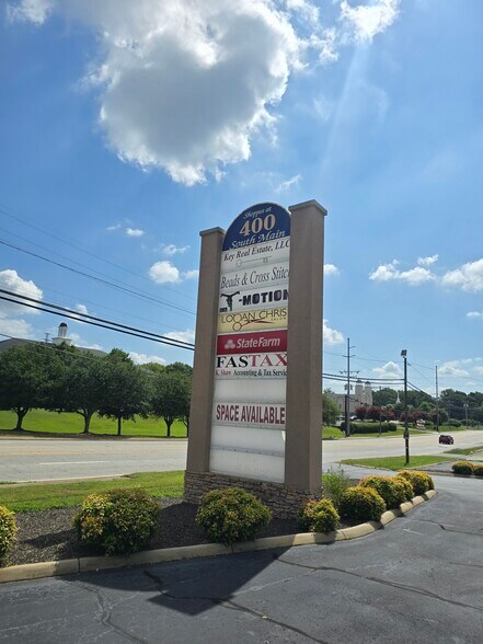 400 S Main St, Mauldin, SC à louer - Photo de l’immeuble – Image 2 sur 4