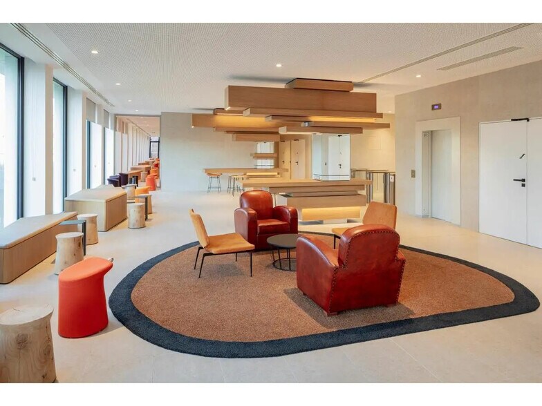 11 Avenue Dubonnet, Courbevoie à louer - Photo de l’immeuble – Image 3 sur 17