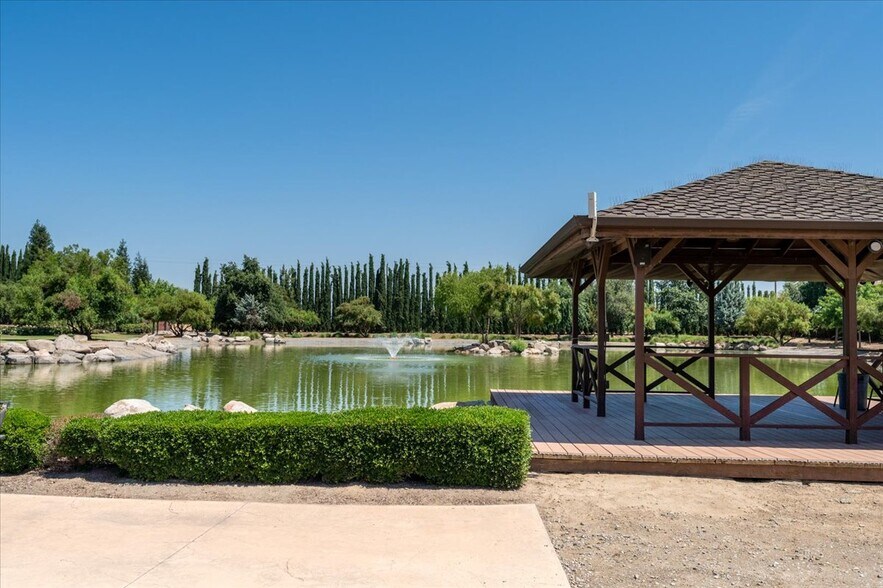 13715 E Nebraska Ave, Kingsburg, CA à vendre - Photo de l’immeuble – Image 3 sur 37