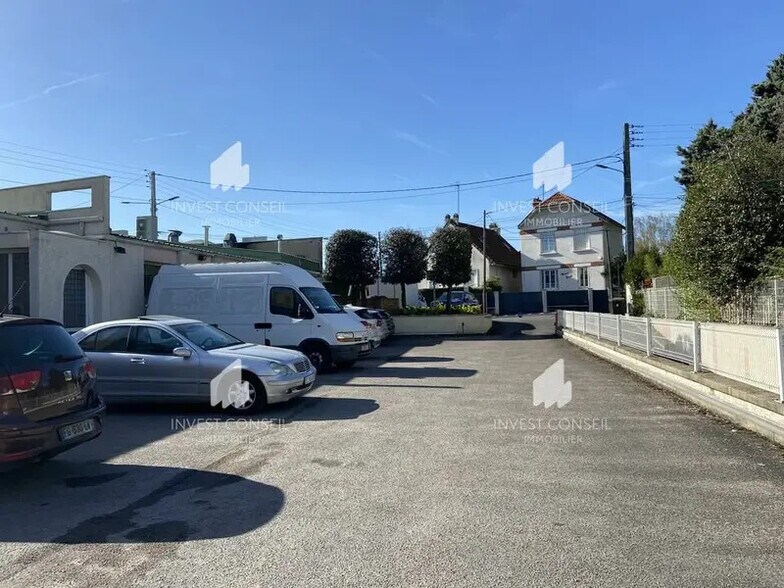 2 Rue Du Val D'Or, Cormeilles-en-Parisis à louer - Photo de l’immeuble – Image 2 sur 4
