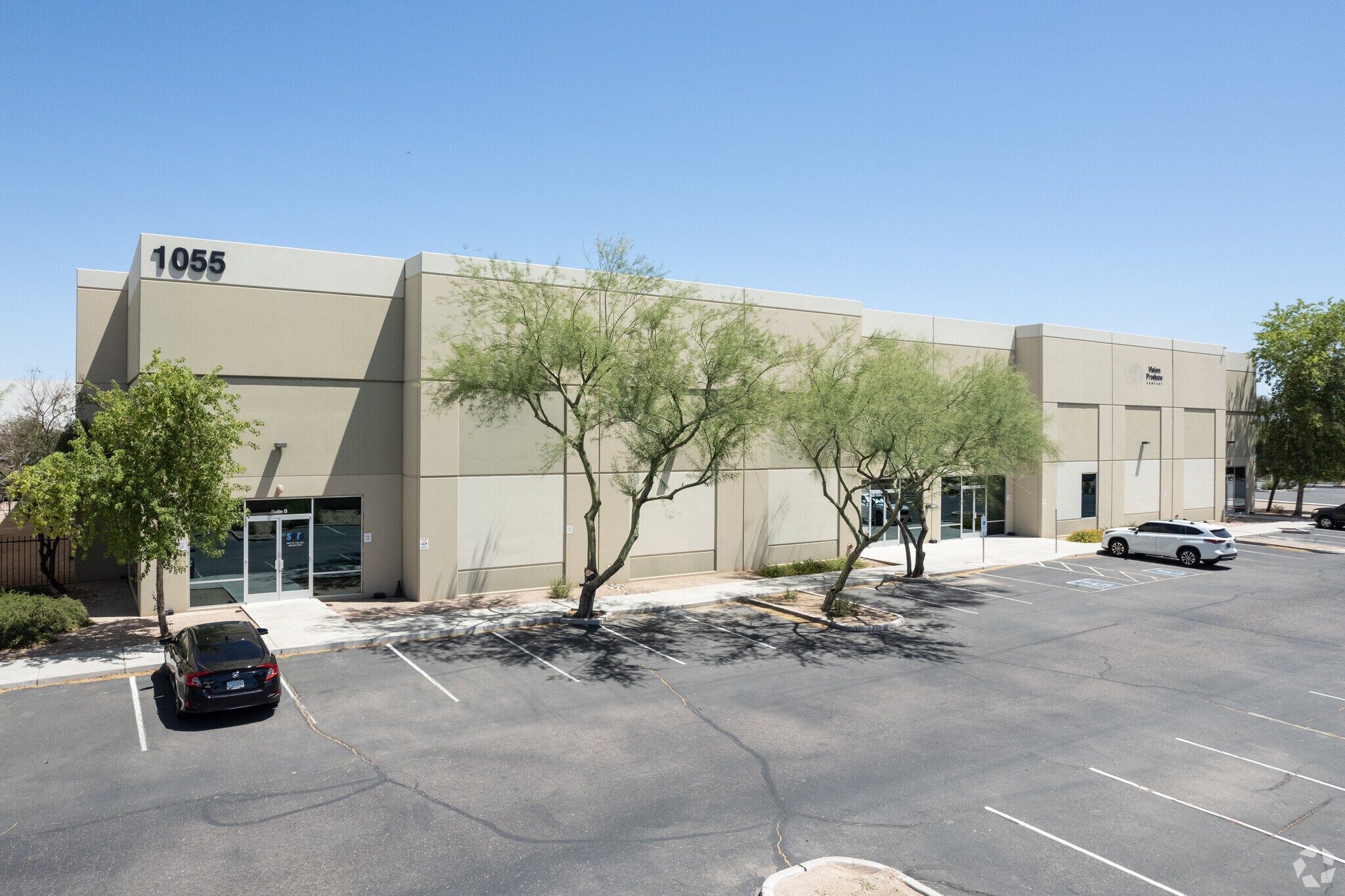 1055 N 71st Ave, Phoenix, AZ à louer Photo principale– Image 1 sur 9