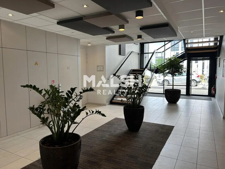 Bureau dans Lyon à louer - Photo de l’immeuble – Image 2 sur 14