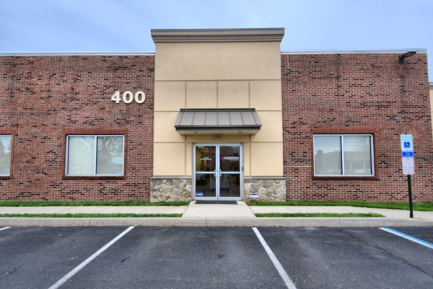 11 Penns Trl, Newtown, PA à louer - Photo de l’immeuble – Image 2 sur 23