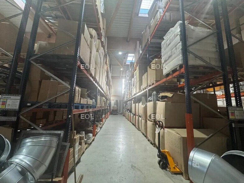 Industriel/Logistique dans Serris à vendre - Photo de l’immeuble – Image 2 sur 5
