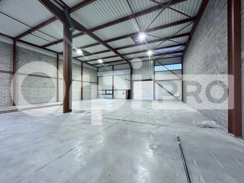 Industriel/Logistique dans ÉTRÉCHY à louer - Photo de l’immeuble – Image 2 sur 4