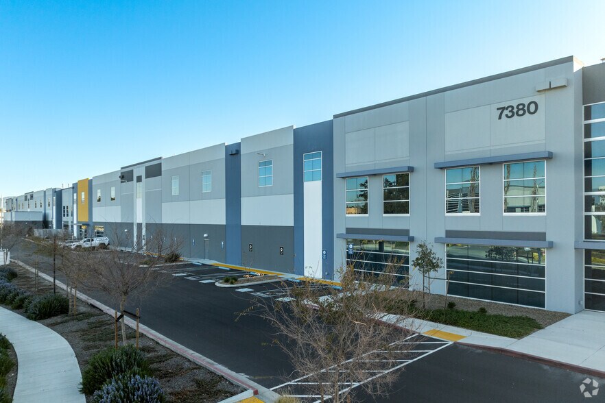 7380 Morton Ave, Newark, CA à louer - Photo de l’immeuble – Image 1 sur 15