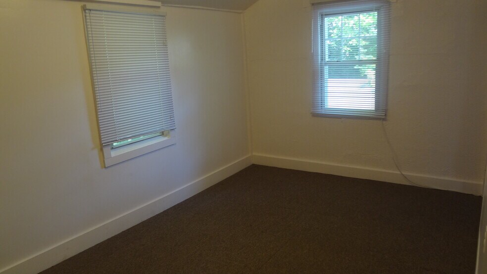 2 Titus Ave, Lawrence Township, NJ à vendre - Photo de l’immeuble – Image 2 sur 33