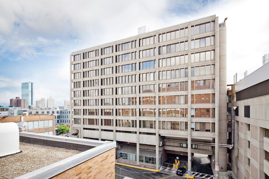 720 Harrison Ave, Boston, MA à louer - Photo de l’immeuble – Image 1 sur 2