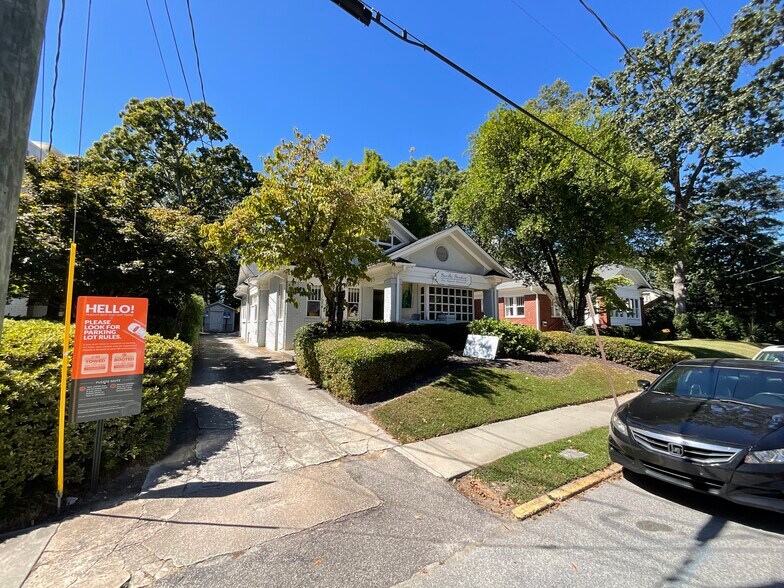 3080 E Shadowlawn Dr, Atlanta, GA à louer - Photo de l’immeuble – Image 2 sur 13