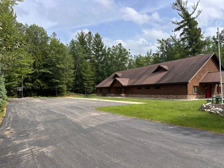 1499 Business Park Dr, Traverse City, MI à vendre - Photo de l’immeuble – Image 3 sur 19