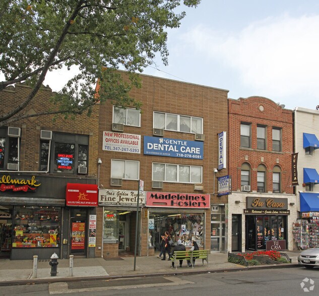 30-14 Steinway St, Astoria, NY à louer - Photo principale – Image 1 sur 13