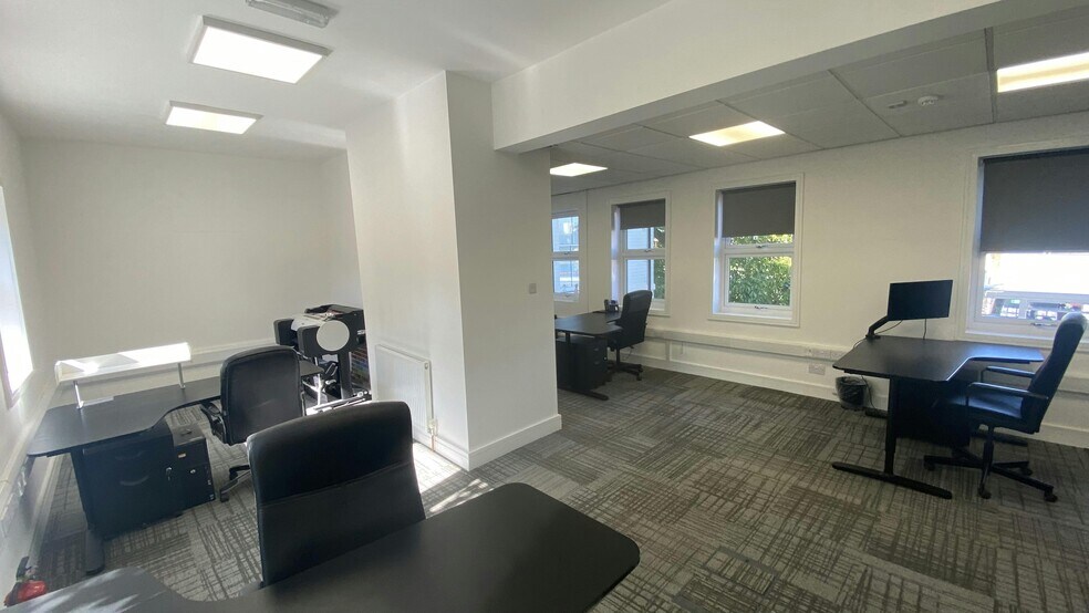 2-4 Hearsall Ln, Coventry à louer - Photo de l’immeuble – Image 3 sur 7