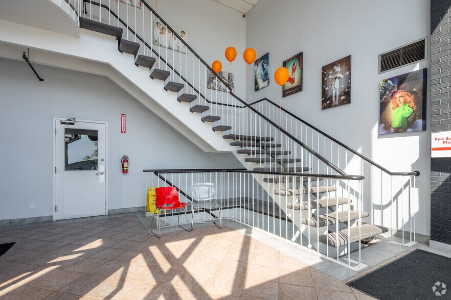 8301 Keele St, Concord, ON à louer - Hall d’entrée – Image 3 sur 6