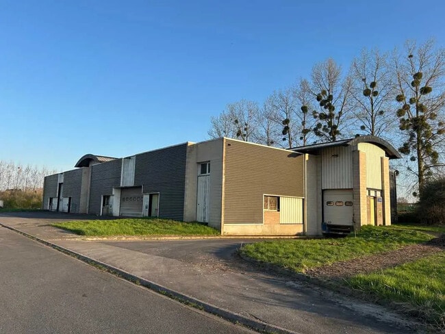 Plus de détails pour Local d’activités à vendre