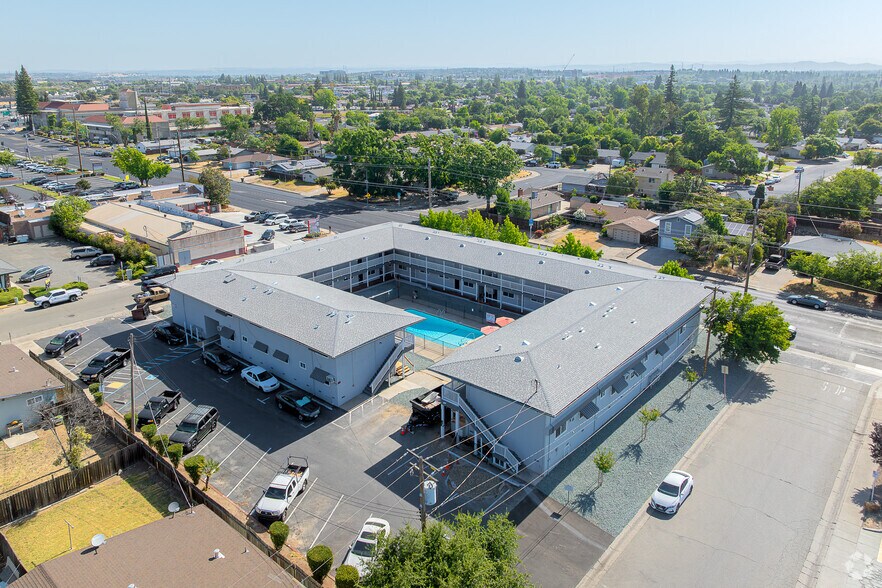500 Sunrise Ave, Roseville, CA à vendre - Photo de l’immeuble – Image 2 sur 23