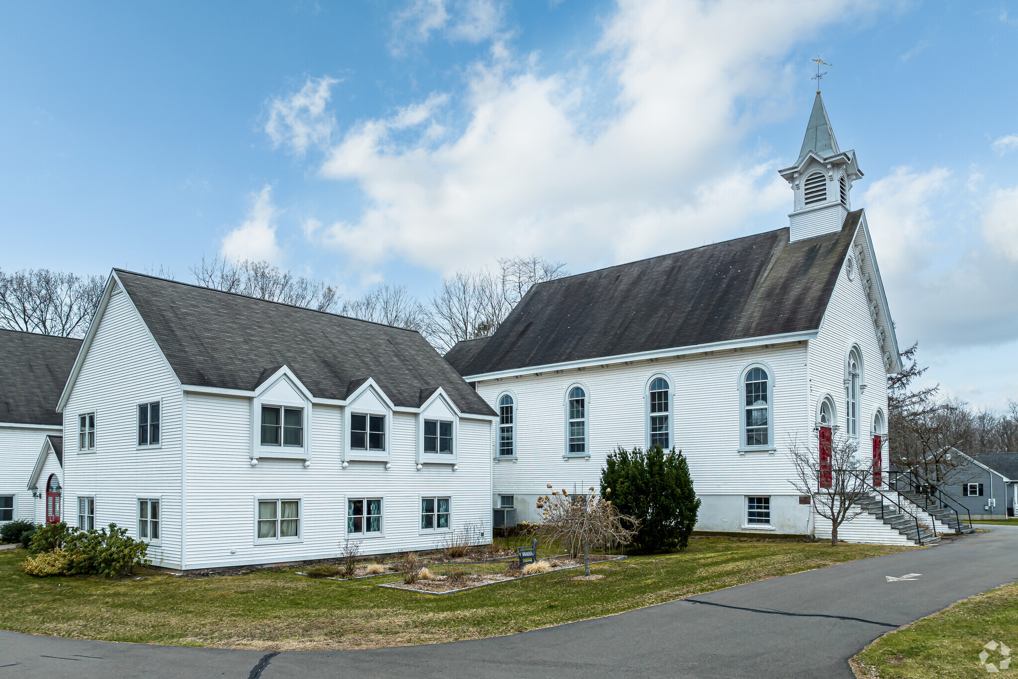 Middlefield Federated Church portefeuille de 2 biens à vendre sur LoopNet.fr Photo principale– Image 1 sur 30
