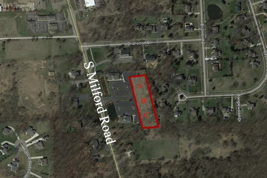 2753 S Milford Rd, Highland Township, MI à vendre - Photo de l’immeuble – Image 1 sur 3