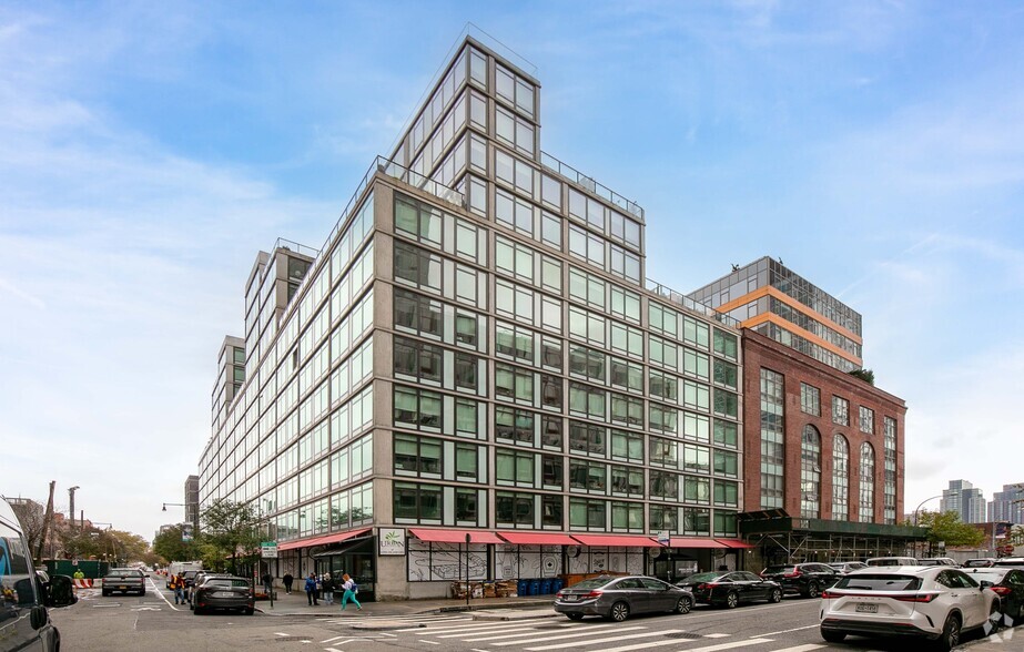 2-14 50th Ave, Long Island City, NY à louer - Photo de l’immeuble – Image 3 sur 6