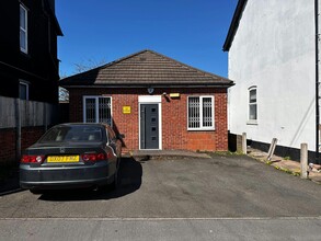 39 Highfield Rd, Halesowen à louer Photo de l’immeuble– Image 1 sur 5