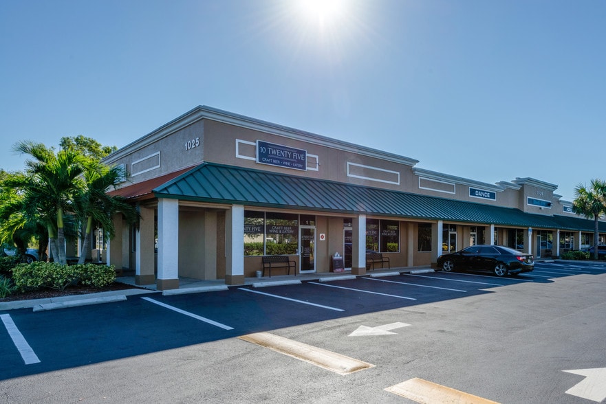1025 Santa Barbara Blvd, Cape Coral, FL à louer - Photo principale – Image 3 sur 4