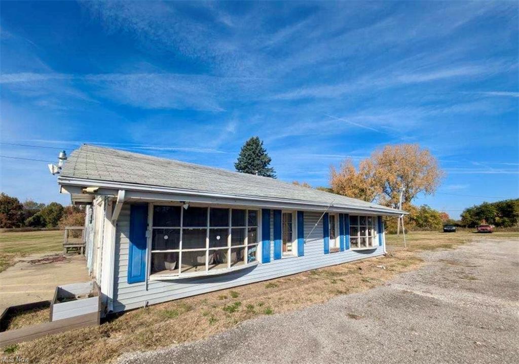 5573 N Ridge Rd, Madison, OH à vendre Photo de l’immeuble– Image 1 sur 11