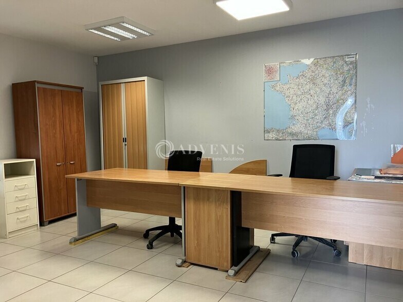 Local d'activités dans Foëcy à vendre - Photo intérieure – Image 2 sur 7