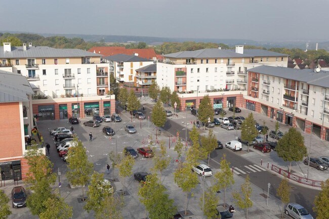 Plus de détails pour 7 Rue Maurice Segonds, Beauvais - Local commercial à louer