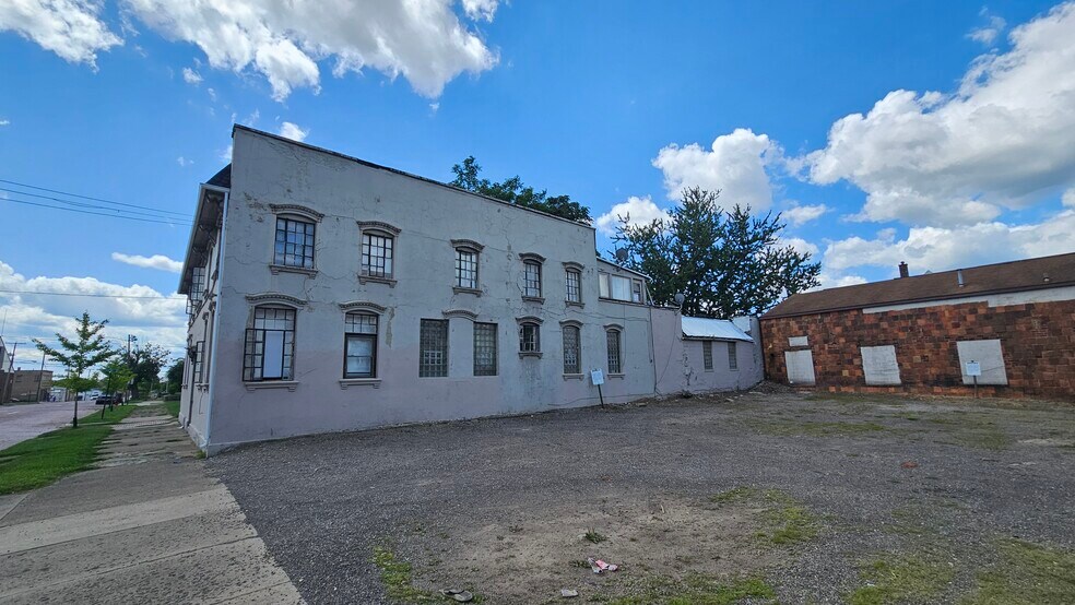 609 Cleveland Ave SW, Canton, OH à vendre - Photo de l’immeuble – Image 3 sur 7