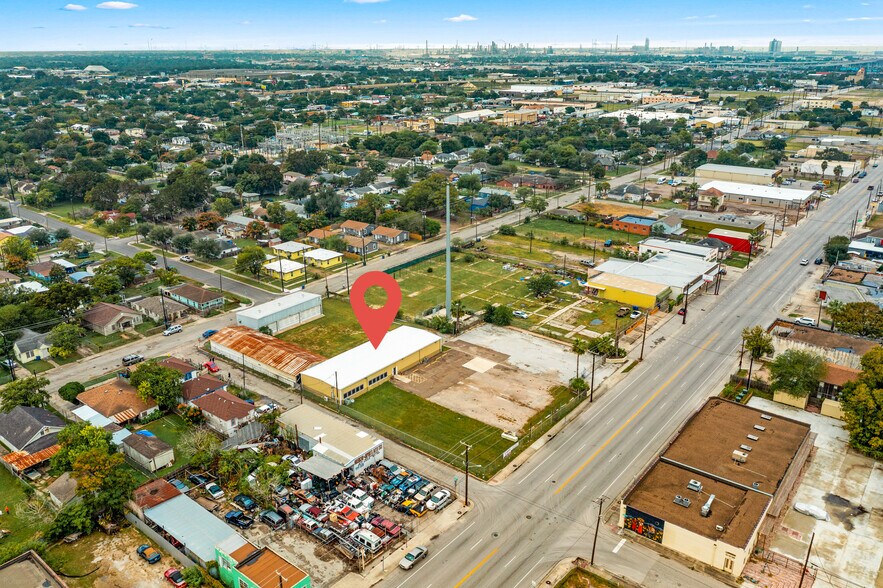 917 S Staples St, Corpus Christi, TX à louer - Photo de l’immeuble – Image 3 sur 9