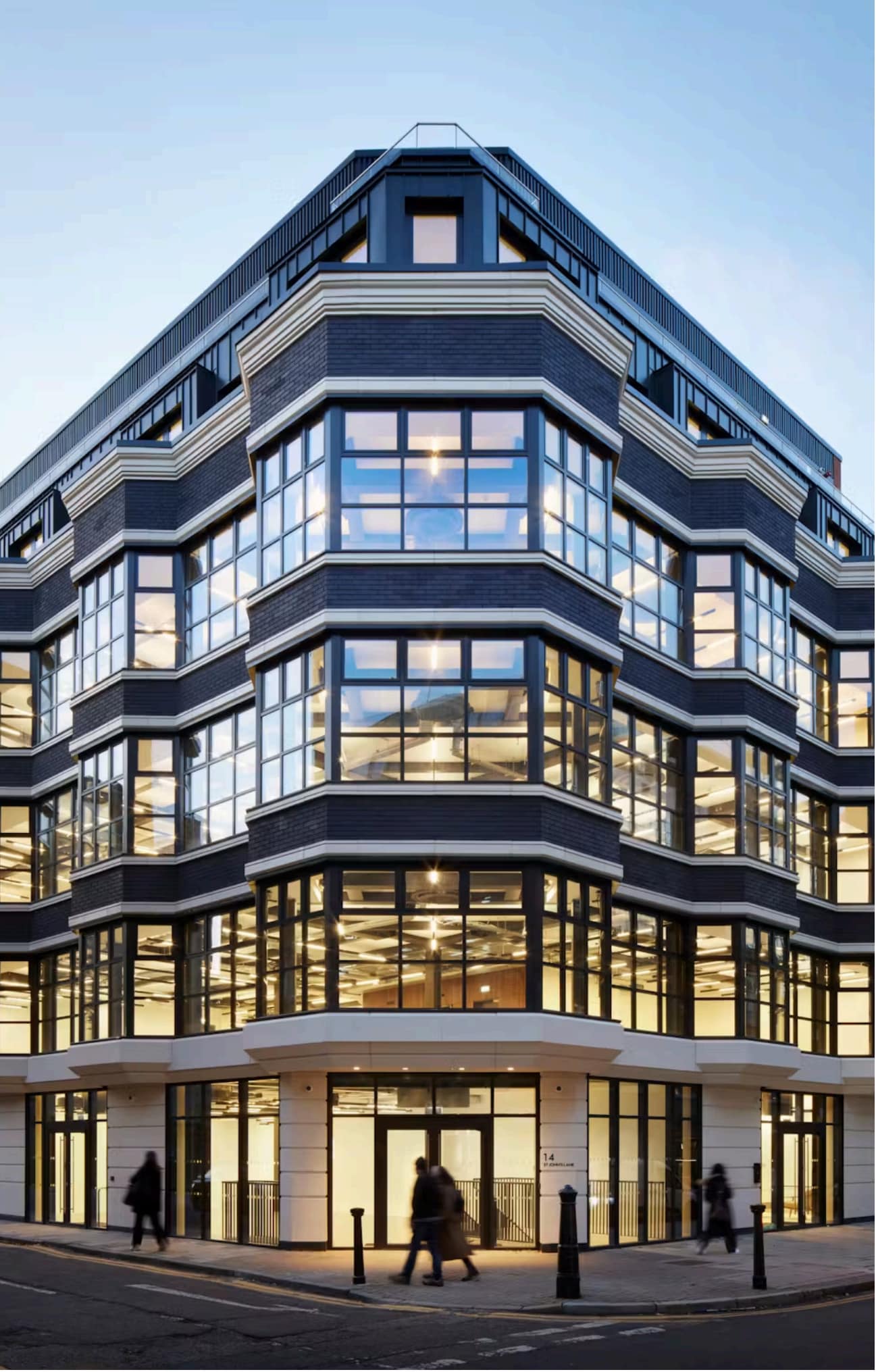 14 St John's Ln, Londres à louer Photo de l’immeuble– Image 1 sur 9
