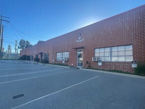 107-111 Sierra St, El Segundo, CA à louer Photo intérieure– Image 2 sur 8