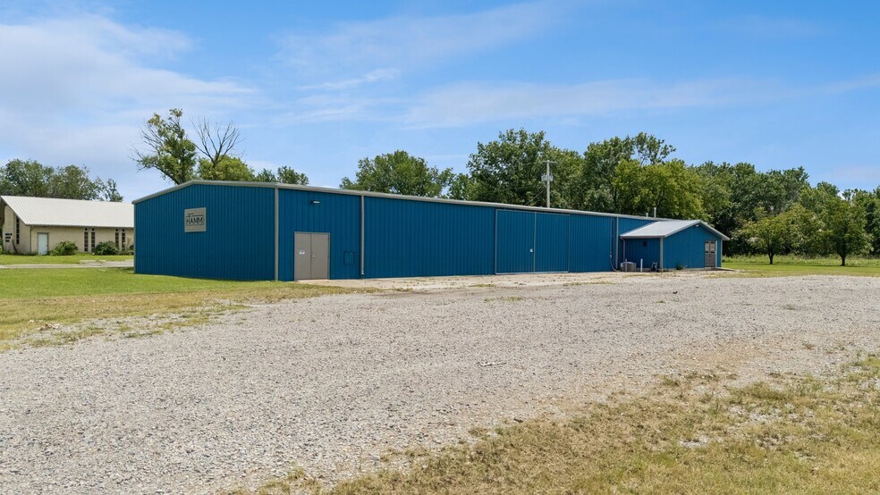 1422 E Fairview Ave, Nowata, OK à vendre - Photo de l’immeuble – Image 2 sur 32