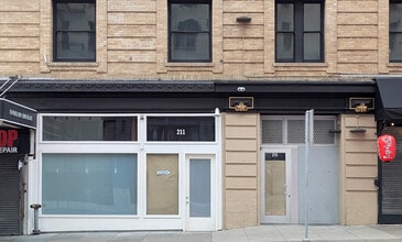 211 Ofarrell St, San Francisco, CA à louer Photo de l’immeuble– Image 2 sur 2