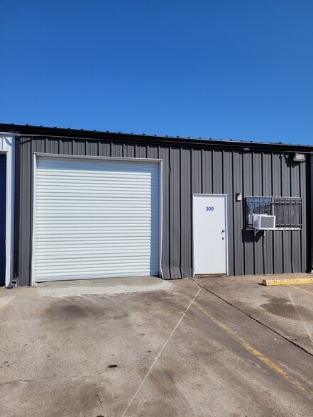 11450 Bissonnet St, Houston, TX à louer - Photo de l’immeuble – Image 3 sur 19